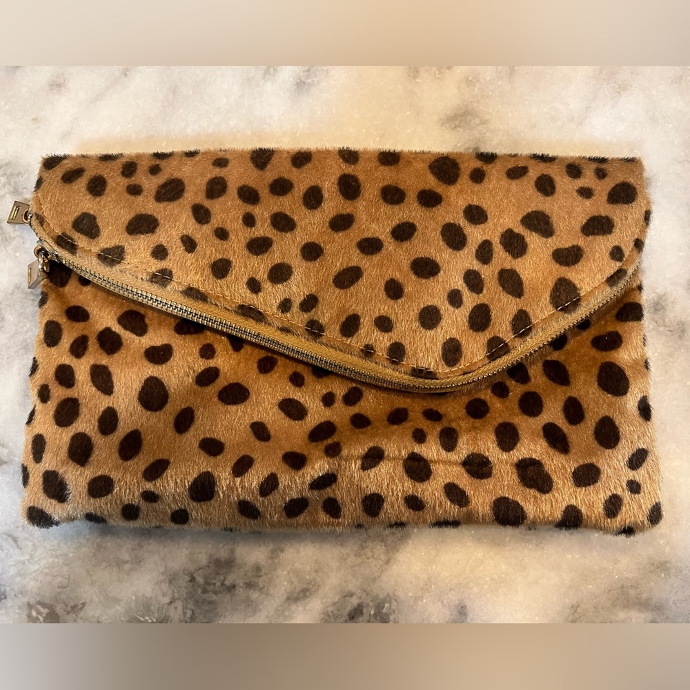 EUC Women’s Leopard print crossbody/clutch